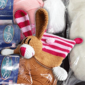 Kit Amigurumi para Tejer la Mantita de Apego Conejito